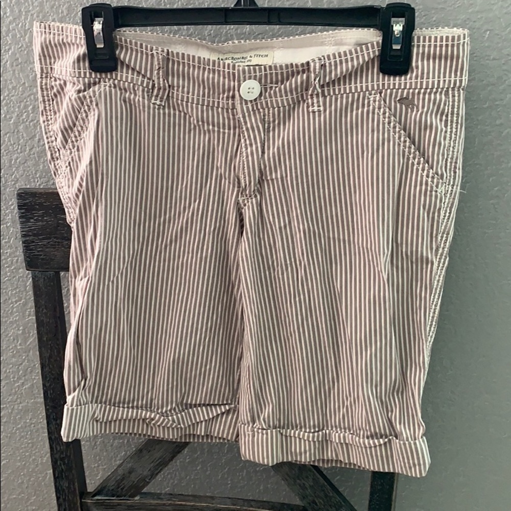 Abercrombie & Fitch Bermuda short preowned size 6